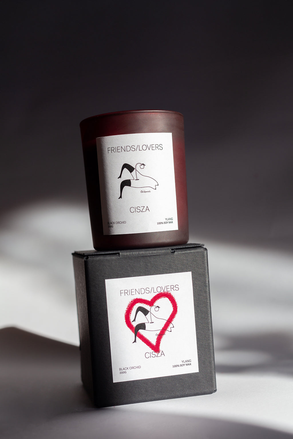 FRIENDS/LOVERS APPLE