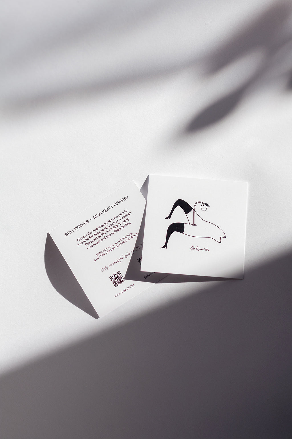 FRIENDS/LOVERS APPLE