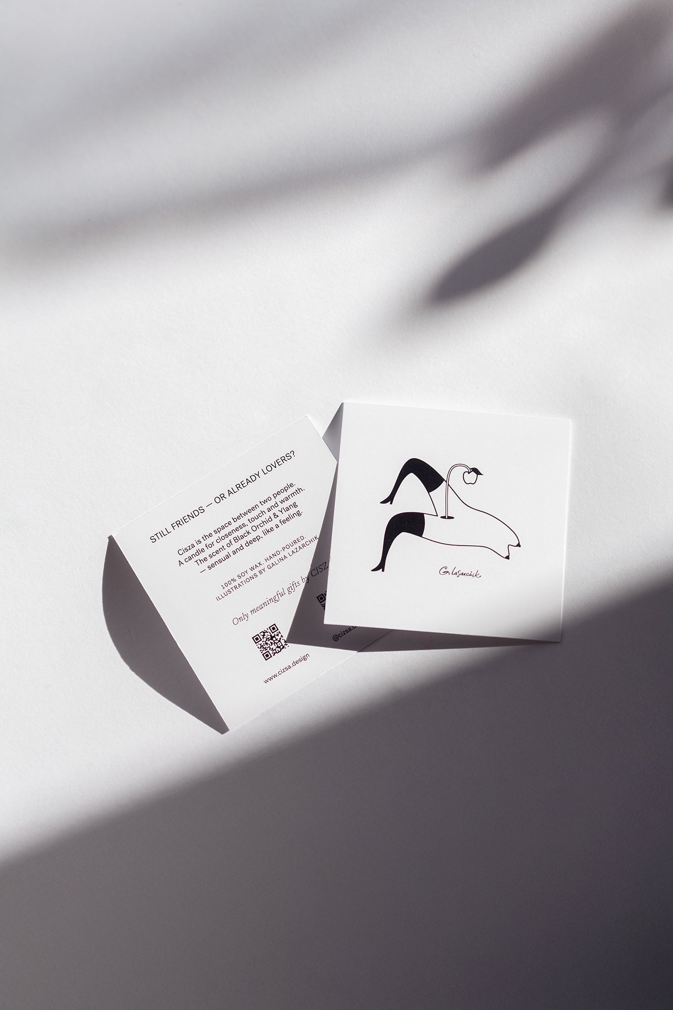 FRIENDS/LOVERS APPLE