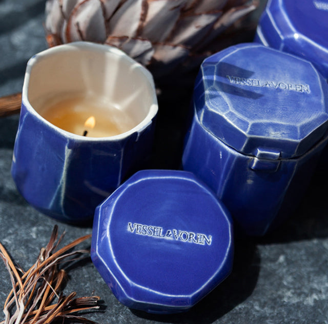 VESSEL&VOREN Ceramiczna świeca zapachowa DARK FIG